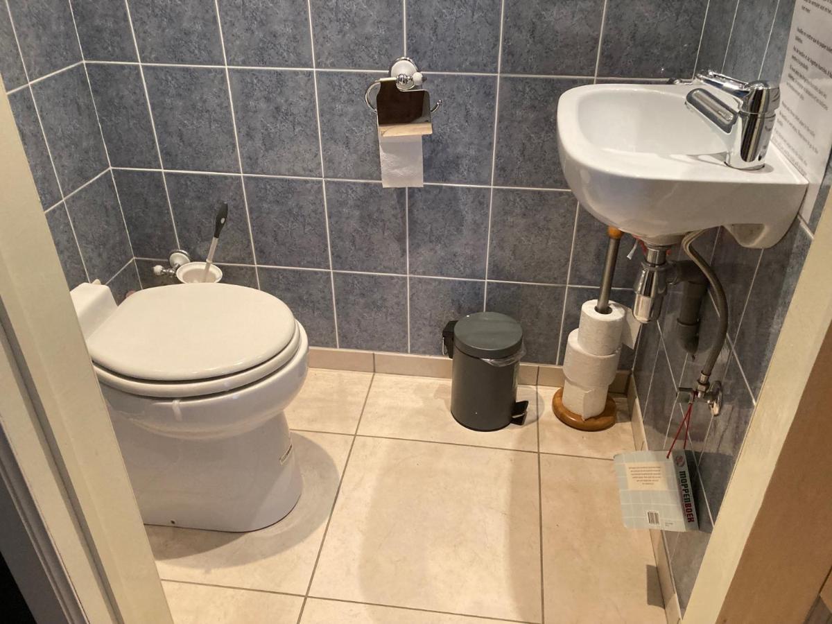 Les Cinq Francais Villa Nismes Bagian luar foto