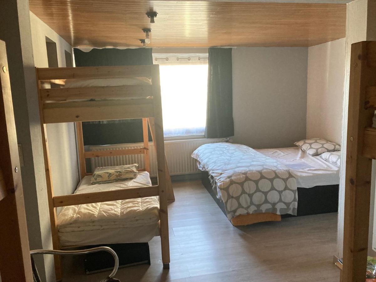 Les Cinq Francais Villa Nismes Bagian luar foto
